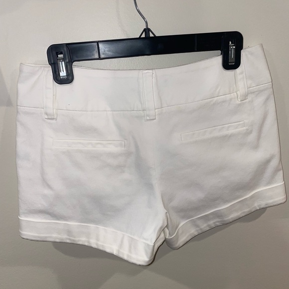 Alice + Olivia Cady Short - Picture 5 of 6